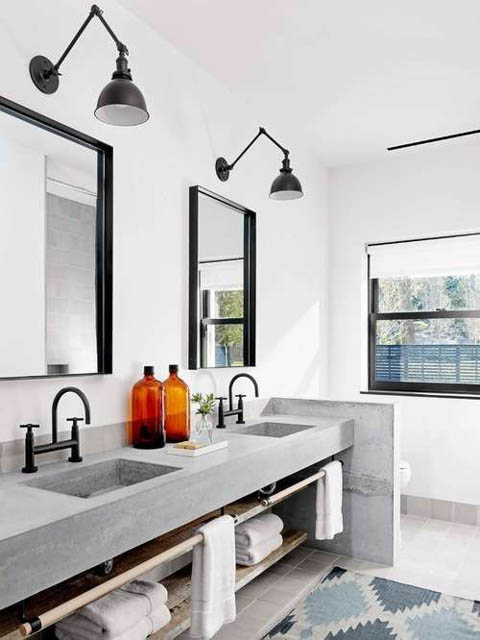 tendenza bagno stile scandinavo rubinetteria nera doppio lavandino in cemento